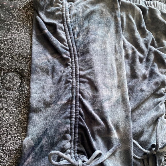 Top - Picture 2 of 3